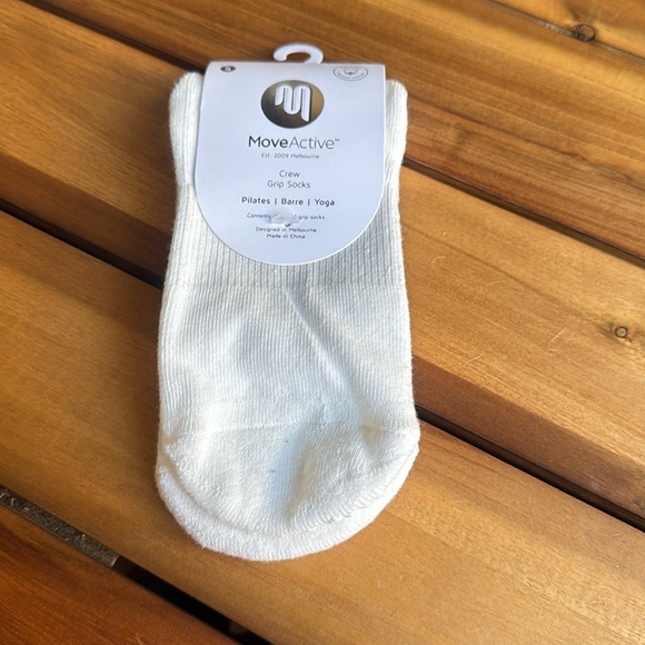 Move Active Grip Crew Socks - Picture 1 of 3